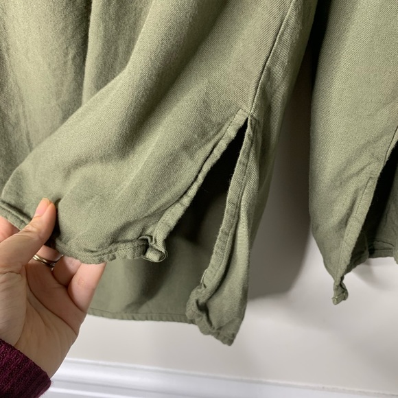 Cloth and stone off the shoulder olive green top S - Picture 3 of 7